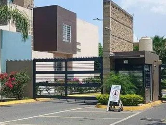 Casa en Calle Atotonilco, Tonalá, Región Centro, Jalisco, 45638, México