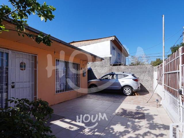 Casa en Calle Central, ID: 99219S