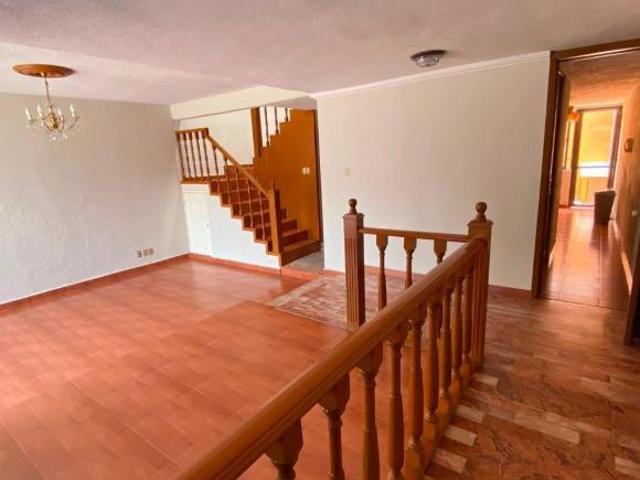 CASA EN CALLE CERRADA CON VIGILANCIA VALLE DORADO, TLANEPANTLA DEO. MEX