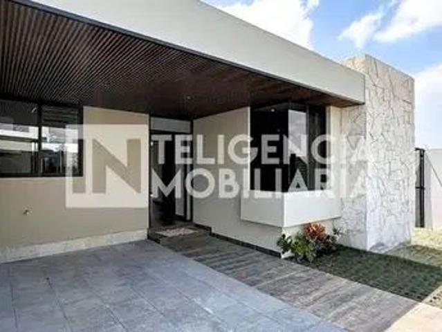 Casa en Calle Diagonal Puebla, Texcoco De Mora, Texcoco, Estado De México, 56130, México