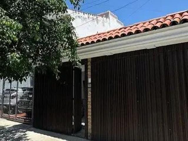 Casa en Calle Hacienda Canutillo, Circunvalación Oblatos, Guadalajara, Región Centro, Jalisco, 44700, México