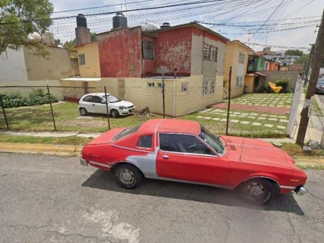 CASA EN CALLE JARIPEO EN ATIZAPAN, REMATE HIPOTECARIO