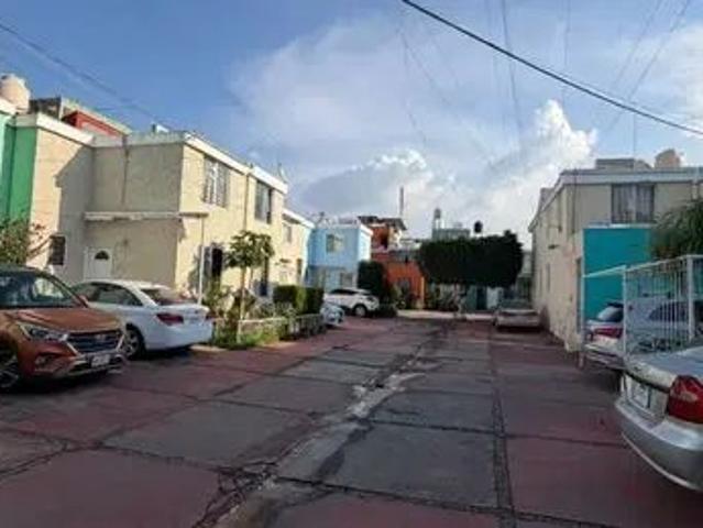 Casa en Calle Jesús García, Villaseñor, Guadalajara, Región Centro, Jalisco, 44610, México