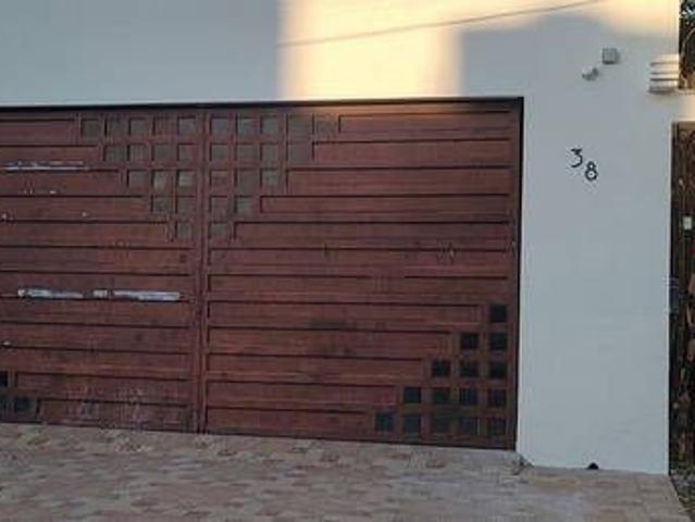 Casa en Calle Laguna Azul, Fracc. Residencial Del Lago, Ciudad Del Carmen, Carmen, Campeche, 24100, México