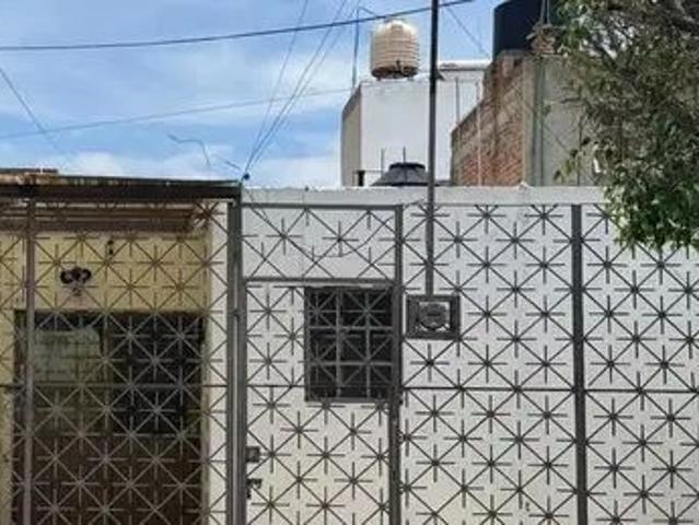 Casa en Calle Pablo Valdez 3638, San Joaquín, Guadalajara, Jalisco, México