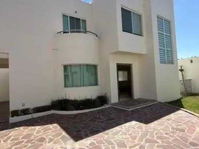 Casa en Calle Paseo De Las Fuentes, Villas De Irapuato, Irapuato, Guanajuato, 36670, México