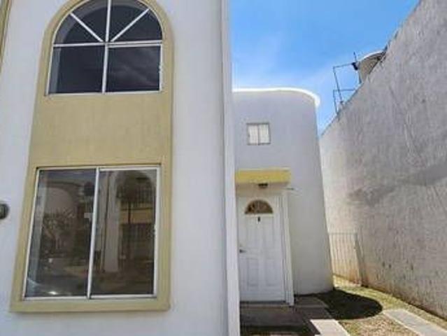 Casa en Calle Paseo De Los Olivos, Tlaquepaque, San Pedro Tlaquepaque, Región Centro, Jalisco, 45602, México