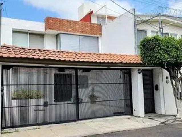 Casa en Calle Paseo De Varsovia, Santa Elena, Tejeda, Corregidora, Querétaro, 76902, México