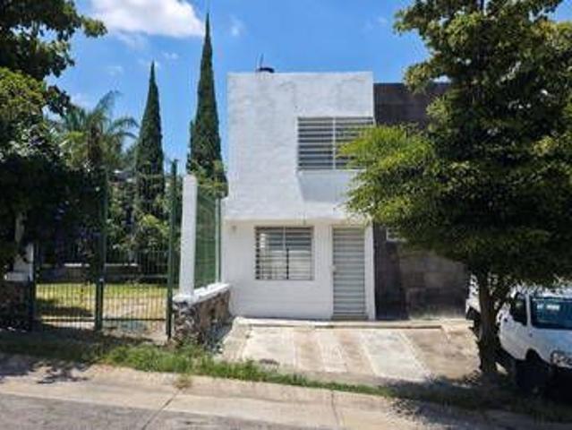 Casa en Calle Tierra Del Triunfo, Tlaquepaque, San Pedro Tlaquepaque, Región Centro, Jalisco, 44990, México
