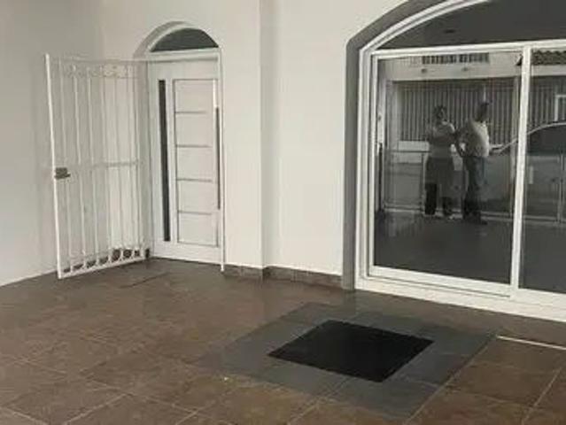 Casa en Calle Villa Real, Quinta Las Villas, Irapuato, Guanajuato, 36643, México