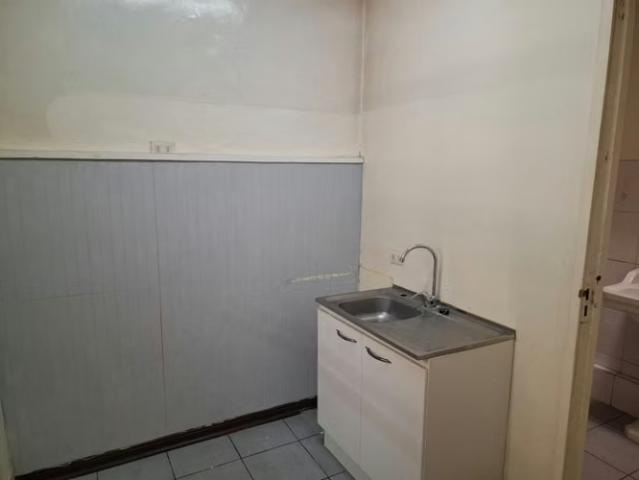 Casa en Calle Yumbel, a una cuadra de Independencia | 2 dormitorios por 280000. 00 en Linares