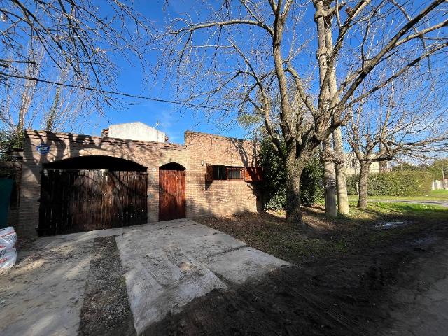 Casa En Calle 24 123, City Bell, Argentina
