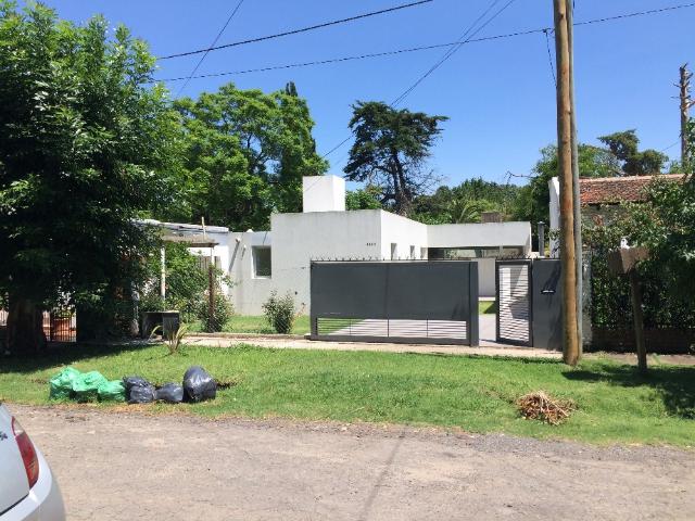 Casa En Calle 466 2839, City Bell, Argentina