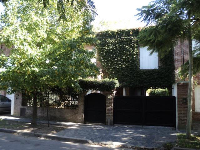 Casa En Calle 471 455, City Bell, Argentina