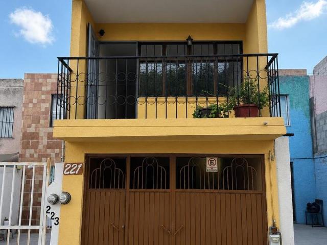 CASA EN CALLE