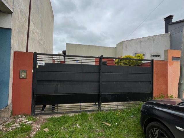 Casa En Calle 83 1631, Altos de San Lorenzo, Argentina