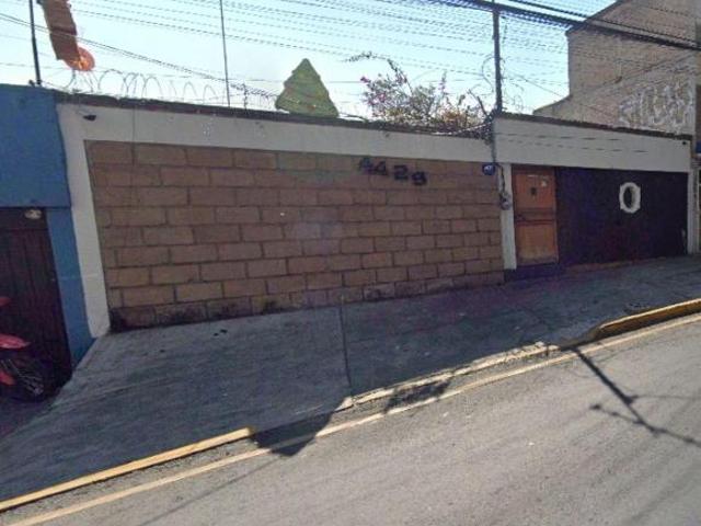 CASA EN CALZADA DESIERTO DE LOS LEONES, CERCA DE PLAZA ALTAMIRA, REMATE HIPOTECARIO