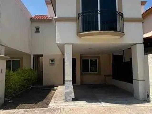 Casa en Casa Club Cerrada Altamira, Altamira, Fraccionamiento Altamira, San Martin De Porres, Irapuato, Guanajuato, México
