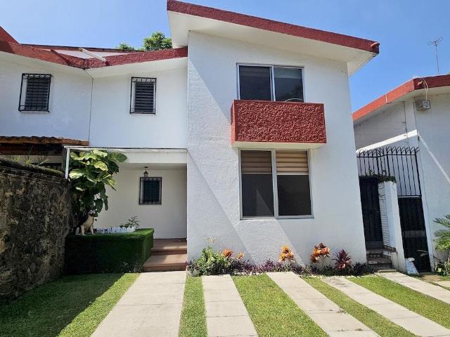 Casa en Casa en condominio con Alberca en Lomas de la Selva, Cuernavaca Morelos