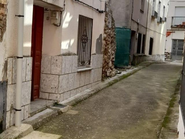 CASA EN CAÑAMARES