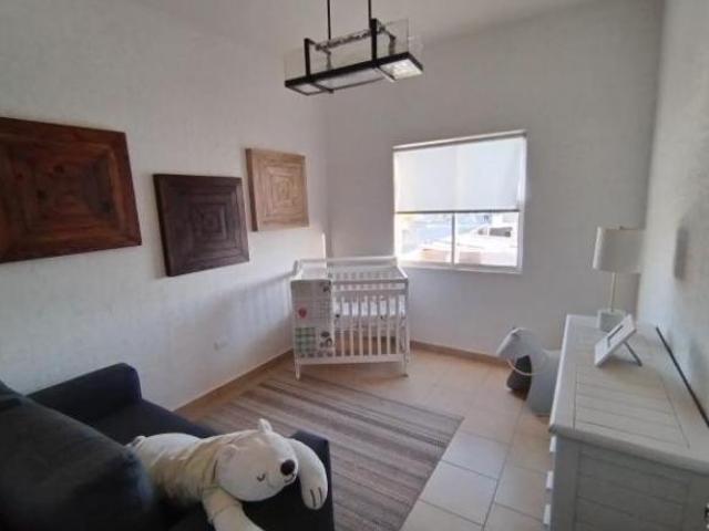 Casa en cerrada al Ote. de la ciudad