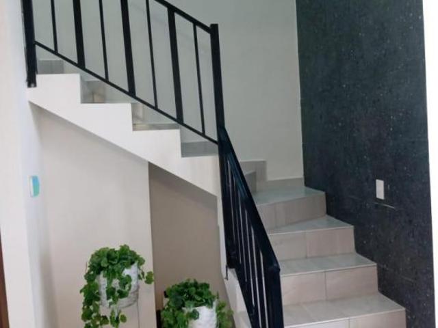 Casa en cerrada sobre avenida principal en Torreón Coah