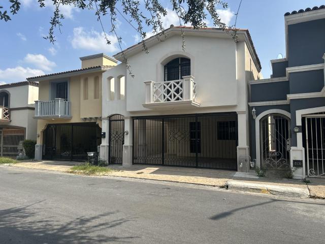Casa en Cerradas de AnAhuac Sector Premier