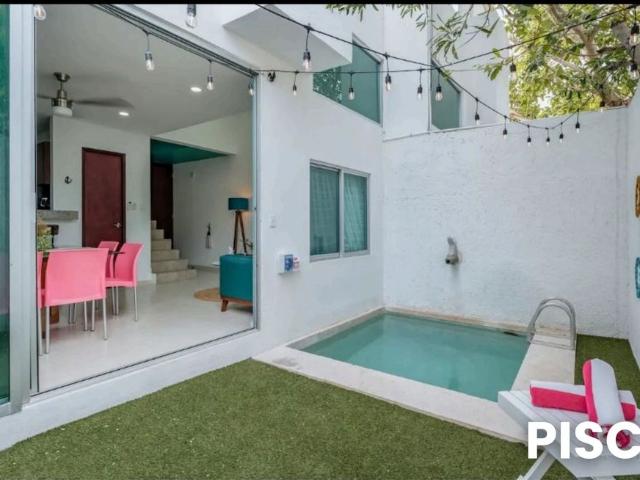 CASA EN CHICXULUB TIPO TOWNHOUSE A 1 ESQUINA DE LA PLAYA