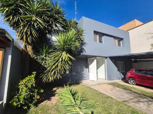 Casa en Claros del Bosque