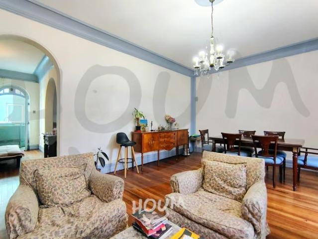 Casa en Claudio Gay | 5 dormitorios por 415000. 00 en Santiago