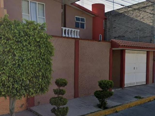 CASA EN SAN CRISTOBAL COACALCO, CON PATIO, CERCA DE PARQUE, PLAZA COMERCIAL, MERCADO Y VIAS RAPIDAS