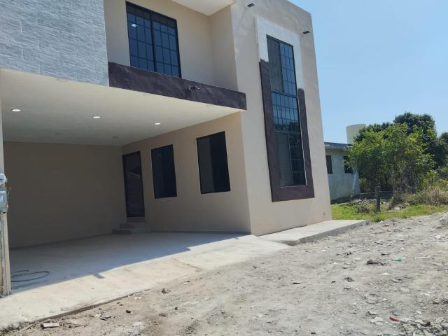 Casa en Col. Venustiano Carranza, Altamira