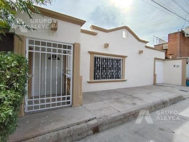 CASA EN COL. FRANCISCO VILLA CASI ESQUINA CON TECNOLOGICO