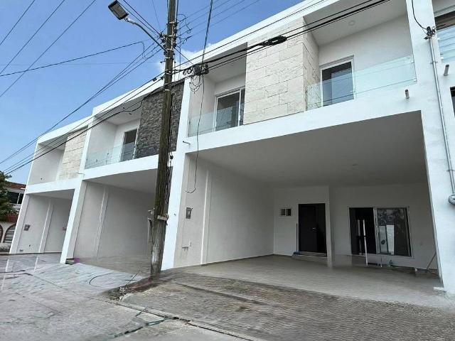 Casa en Col. Loma del Gallo