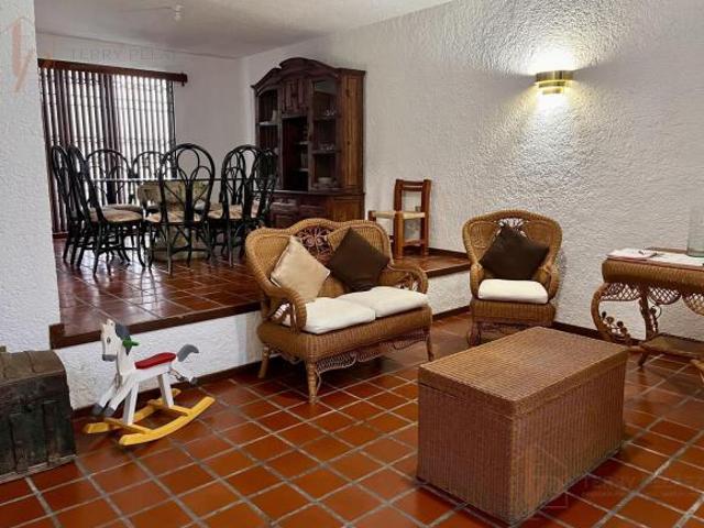 Casa en colonia Aguila