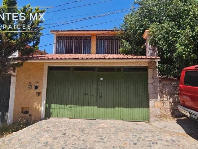 CASA EN COLONIA BUROCRATAS