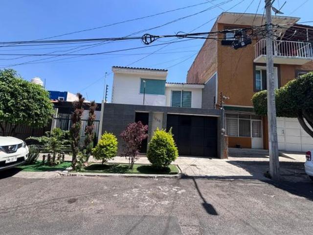 CASA EN COLONIA DE LAS AGUILAS