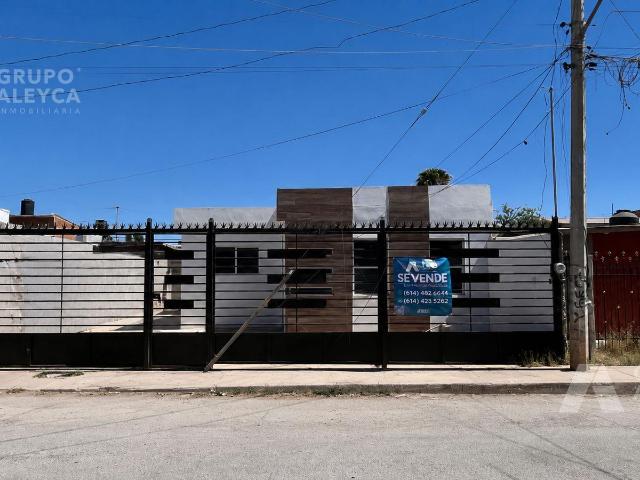 Casa en colonia Flores Magon