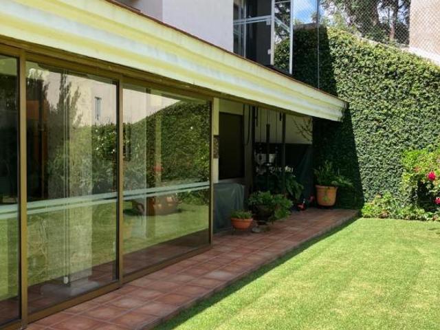 Casa en Colinas de San Javier. En paseo de los parques
