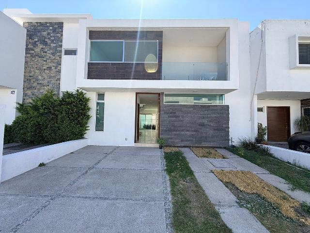 casa en condesa de juriquilla en renta