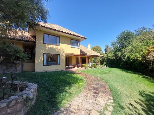 HERMOSA CASA EN CONDIMINIO CURACAVÍ 4D / 3B