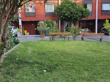 Casa en condominio, 3 dorm. cerca a metro manquehue/e. milit