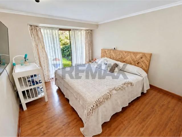 Casa en condominio, 4d y 3b + servicios | 5 dormitorios por 10490.00 en Huechuraba