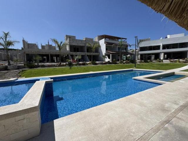 Casa en condominio con alberca en Morelos