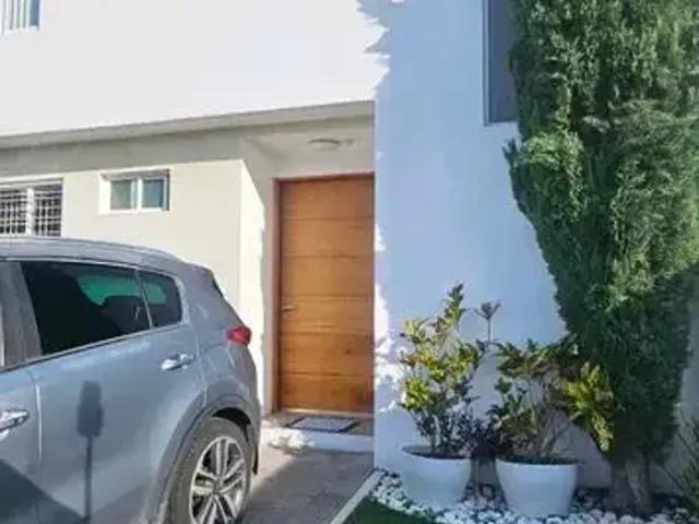Casa en Condominio con Alberca y Áreas Recreativas en Villas Palmira, Querétaro