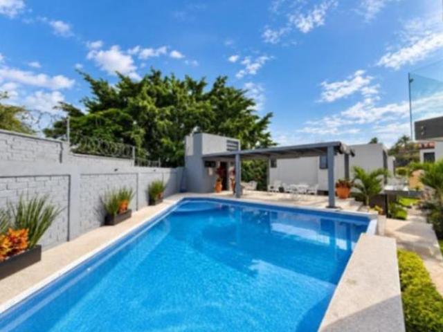 CASA EN CONDOMINIO CON JARDÍN Y ALBERCA EN FRACC. BURGOS BUGAMBILIAS | ZONA SUR DE CUERNAVACA