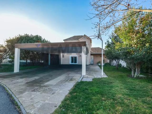 Casa en condominio con piscina calefaccionada | 4 dormitorios por 8450.00 en Colina