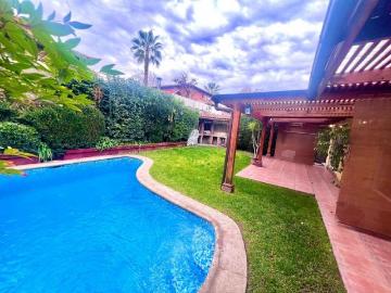 Casa 4d/4b con piscina y quincho | peñalolén