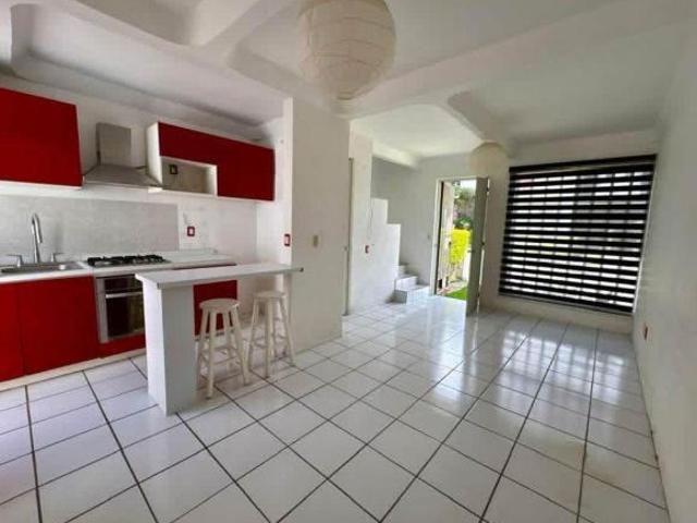 CASA EN CONDOMINIO CON SEGURIDAD EN VENTA LOMAS DE JIUTEPEC