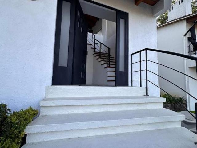 Casa en condominio con vista al lago y alberca